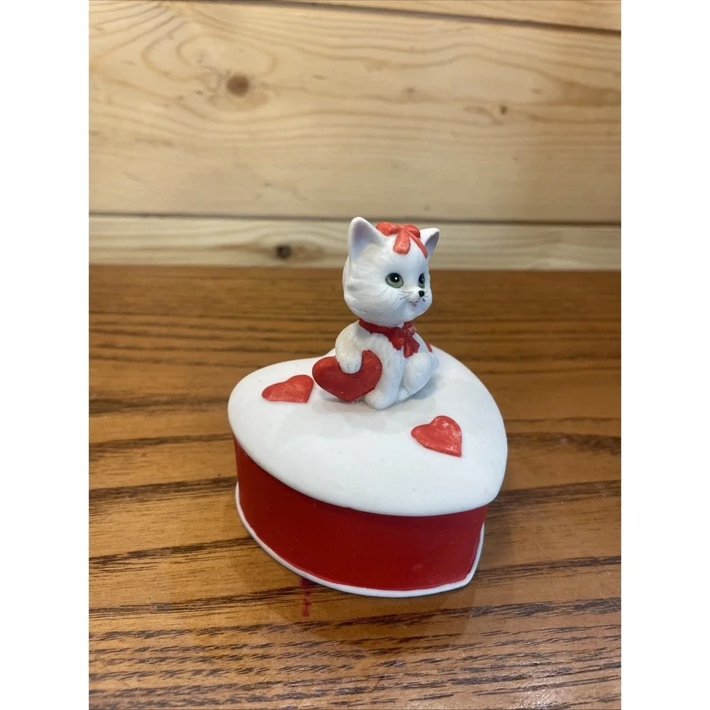 Vintage Valentines Lefton White Kitty Cat With Hearts Trinket Box 3.5